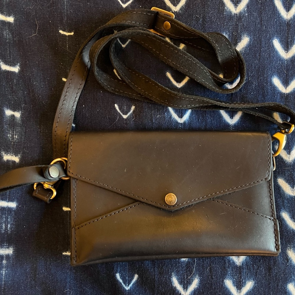 Elegant Black Leather Crossbody Bag